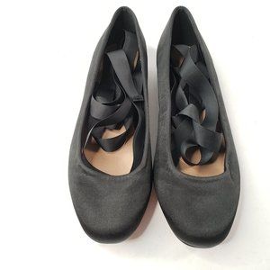 flat shoes with ribbon ankle wrap